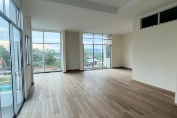 TAMAN BUKIT HIJAU (GREEN HILL PARK)