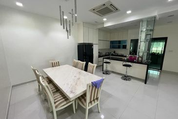 CL99 Kingfisher Park Phase 4 Semi-D House ( Fully Furnished) For Sale