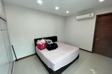 CL99 Kingfisher Park Phase 4 Semi-D House ( Fully Furnished) For Sale