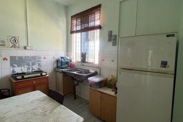 Regency Park Apartment