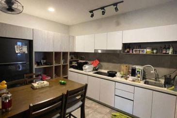 Maya Condominium Block B (Fully Furnished) (3R2B) | Likas | KK | Sabah For Sale