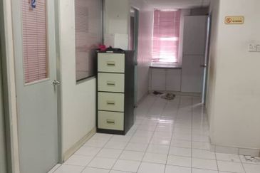 Beverly Hills Plaza | Office | Bundusan | Donggongon | Penampang | KK | Sabah For Sale