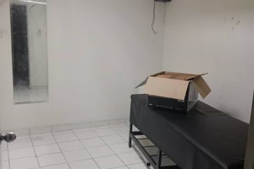 Beverly Hills Plaza | Office | Bundusan | Donggongon | Penampang | KK | Sabah For Sale