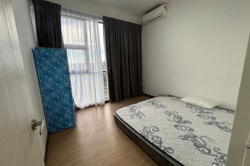 THE RIVERSIDE RESIDENCE