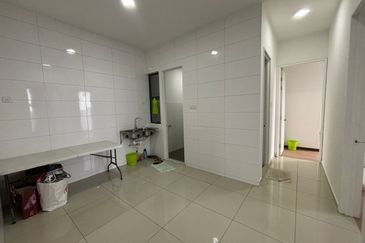 THE RIVERSIDE RESIDENCE