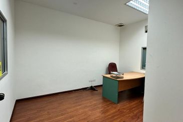 Double storey shoplot | Intermediate unit | Luyang perdana | KK | Sabah For Sale