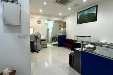 Double storey shoplot | Intermediate unit | Luyang perdana | KK | Sabah For Sale