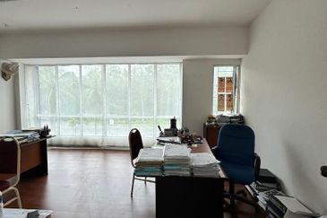 Double storey shoplot | Intermediate unit | Luyang perdana | KK | Sabah For Sale