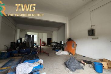 Sri Kemajuan Inanam Light Industry 3 Storey Corner | Block B | KK | Sabah For Sale or For Rent