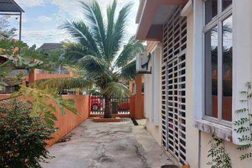 Taman Teluk Air Tawar Indah