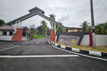 Taman Kristal Balik Pulau Penang Renovated and Fully Furnished 