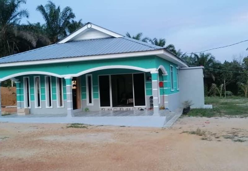 Tanah Dusun Banyak Pokok Buah dan Banglo Geran Individu Tepi Jalan Besar 