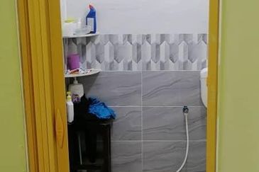 Tanah Dusun Banyak Pokok Buah dan Banglo Geran Individu Tepi Jalan Besar 