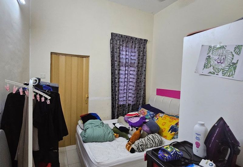 Taman Seri Putera Nibong Tebal Renovated Non Bumi Semi D Beside Playground Price Nego