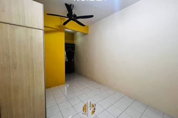 Taman Aman Putra Kepala Batas Penang Renovated Non Bumi Teres