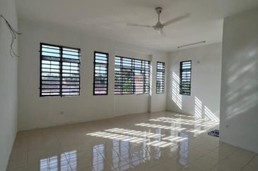 Taman Suria Firus Parit Buntar Non Bumi Renovated Semi D