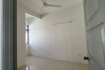 Taman Suria Firus Parit Buntar Non Bumi Renovated Semi D