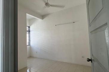 Taman Suria Firus Parit Buntar Non Bumi Renovated Semi D