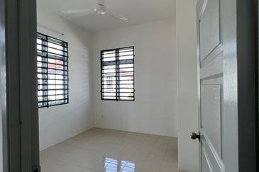 Taman Suria Firus Parit Buntar Non Bumi Renovated Semi D