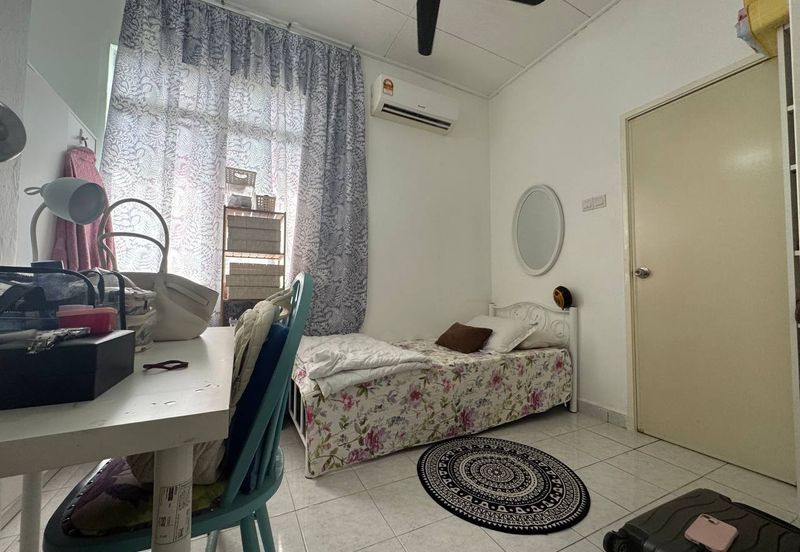 Persiaran Puncak Alam 1 