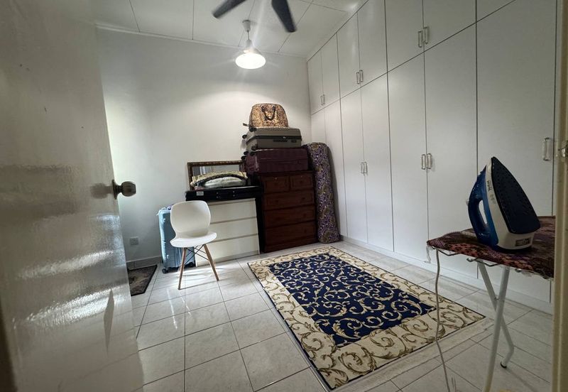 Persiaran Puncak Alam 1 