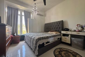 Persiaran Puncak Alam 1 