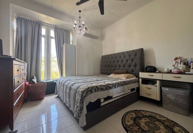 Persiaran Puncak Alam 1 