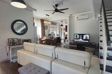 Persiaran Puncak Alam 1 