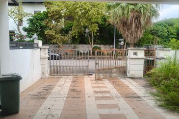 Taman Desiran Tanjung Tanjung Bungah Terrace Near Gurney Drive 3 Living Rooms