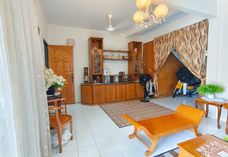 Taman Gedung Heights Banyan Lepas Penang Renovated Corner Lot