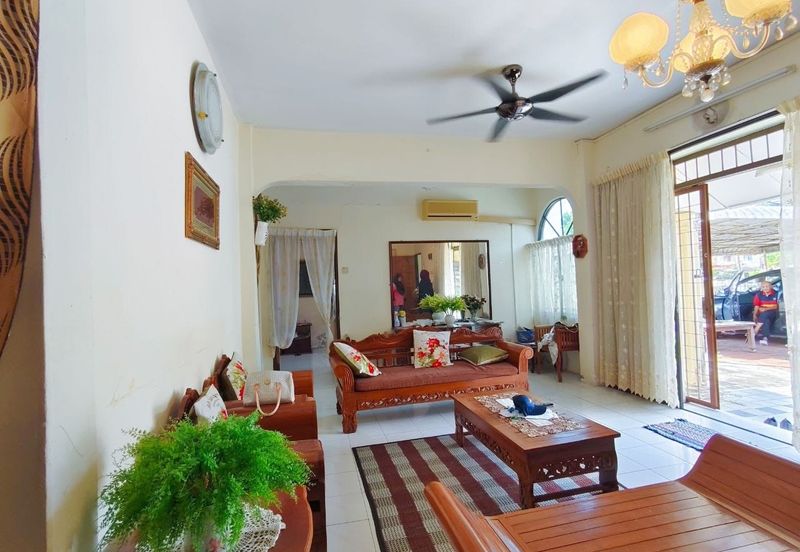 Taman Gedung Heights Banyan Lepas Penang Renovated Corner Lot