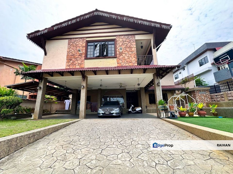 Seksyen 2 Shah Alam Selangor Bungalow with Private Pool and Solar Panels, Selangor, Shah Alam