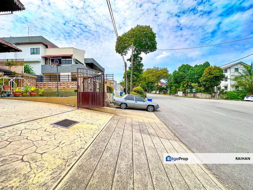 Seksyen 2 Shah Alam Selangor Bungalow with Private Pool and Solar Panels, Selangor, Shah Alam