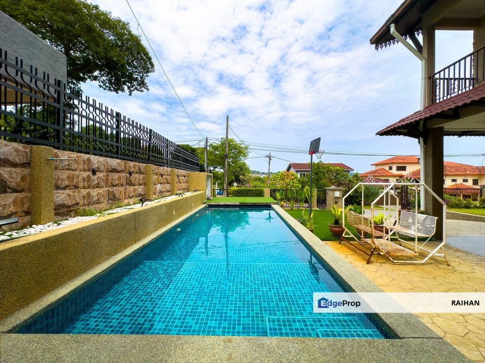 Seksyen 2 Shah Alam Selangor Bungalow with Private Pool and Solar Panels, Selangor, Shah Alam