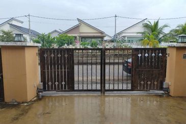 Lovina Ambangan Heights Sungai Petani Free Facing Renovated Bungalow 