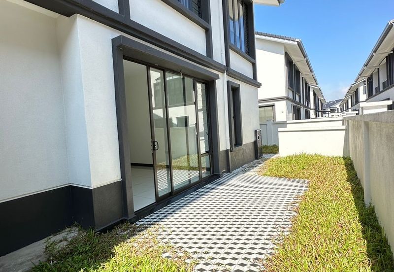 Hevea Elmina Gardens