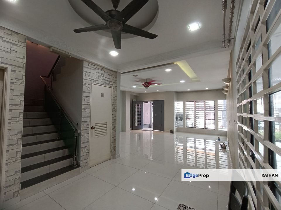 Jalan Kerongsang Bandar Puteri Klang Fully Renovated Extended Freehold Non Bumi Terrace, Selangor, Klang