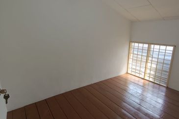 Taman Desa Budiman Sungai Lalang Fully Renovated Terrace 