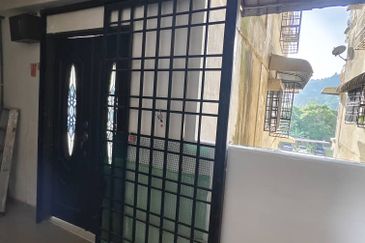 Renovated Pangsapuri Taman Kumbar Permai Teluk Kumbar Penang 