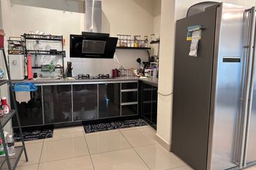 Royale Infinity @ Tambun Royale City