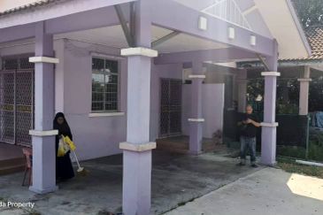 Kulim Hi-Tech Renovated Teres Dapur Extend