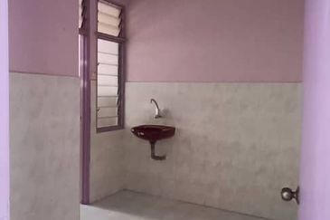 Kulim Hi-Tech Renovated Teres Dapur Extend