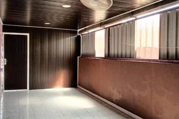 Kulim Hi-Tech Renovated Teres Dapur Extend