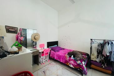 Simfoni West Taman Tunku Intan Safinaz