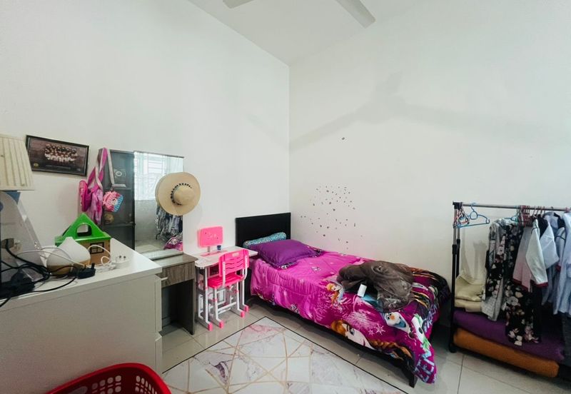 Simfoni West Taman Tunku Intan Safinaz