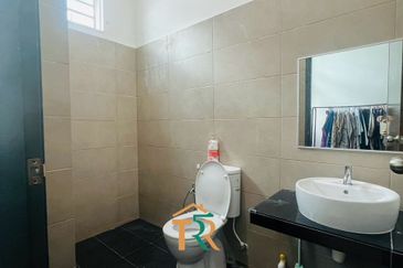 Simfoni West Taman Tunku Intan Safinaz