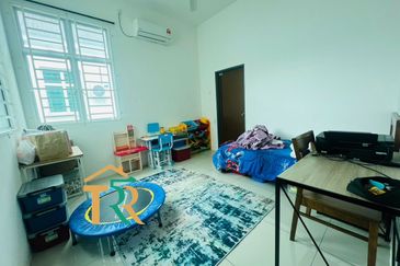 Simfoni West Taman Tunku Intan Safinaz