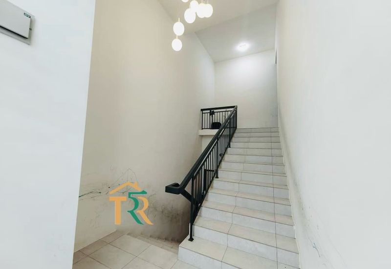 Simfoni West Taman Tunku Intan Safinaz