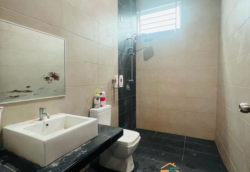 Simfoni West Taman Tunku Intan Safinaz