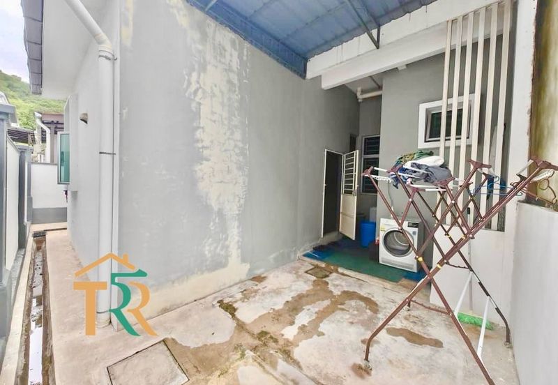 Simfoni West Taman Tunku Intan Safinaz